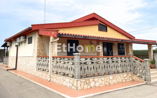 VILLA CON PISCINA – C.da Coda di Volpe