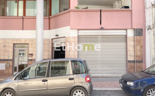 AMPIO LOCALE COMMERCIALE